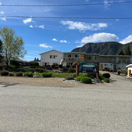 Holiday Beach Resort Motel Okanagan Falls Exteriér fotografie