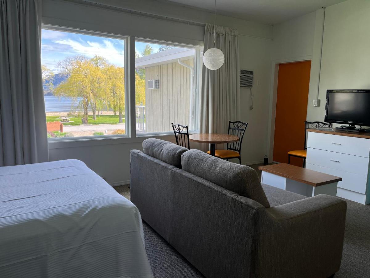 Holiday Beach Resort Motel Okanagan Falls Exteriér fotografie