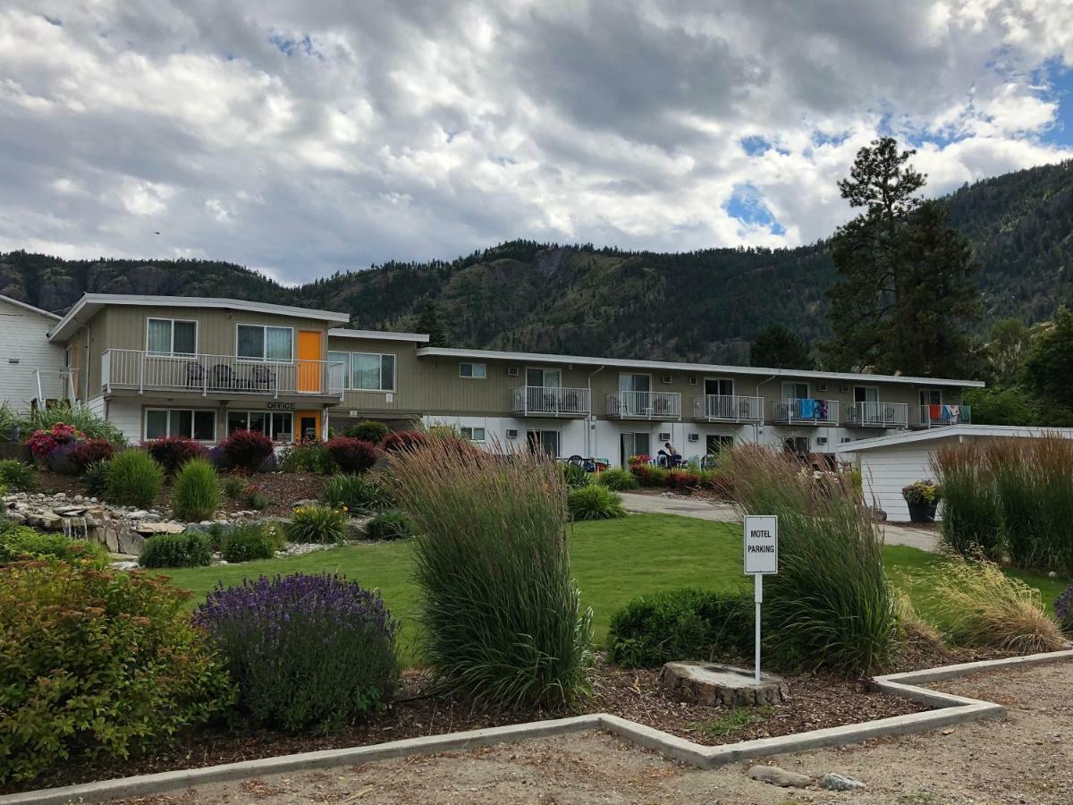Holiday Beach Resort Motel Okanagan Falls Exteriér fotografie